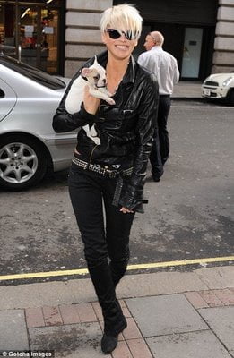 sarah_harding_puppy